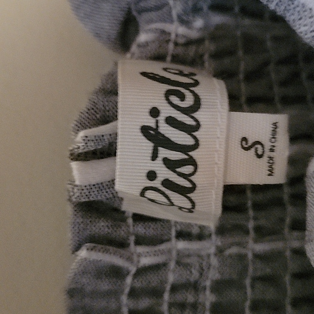 NWOT Listicle plaid top!  Size Small. - Picture 3 of 4